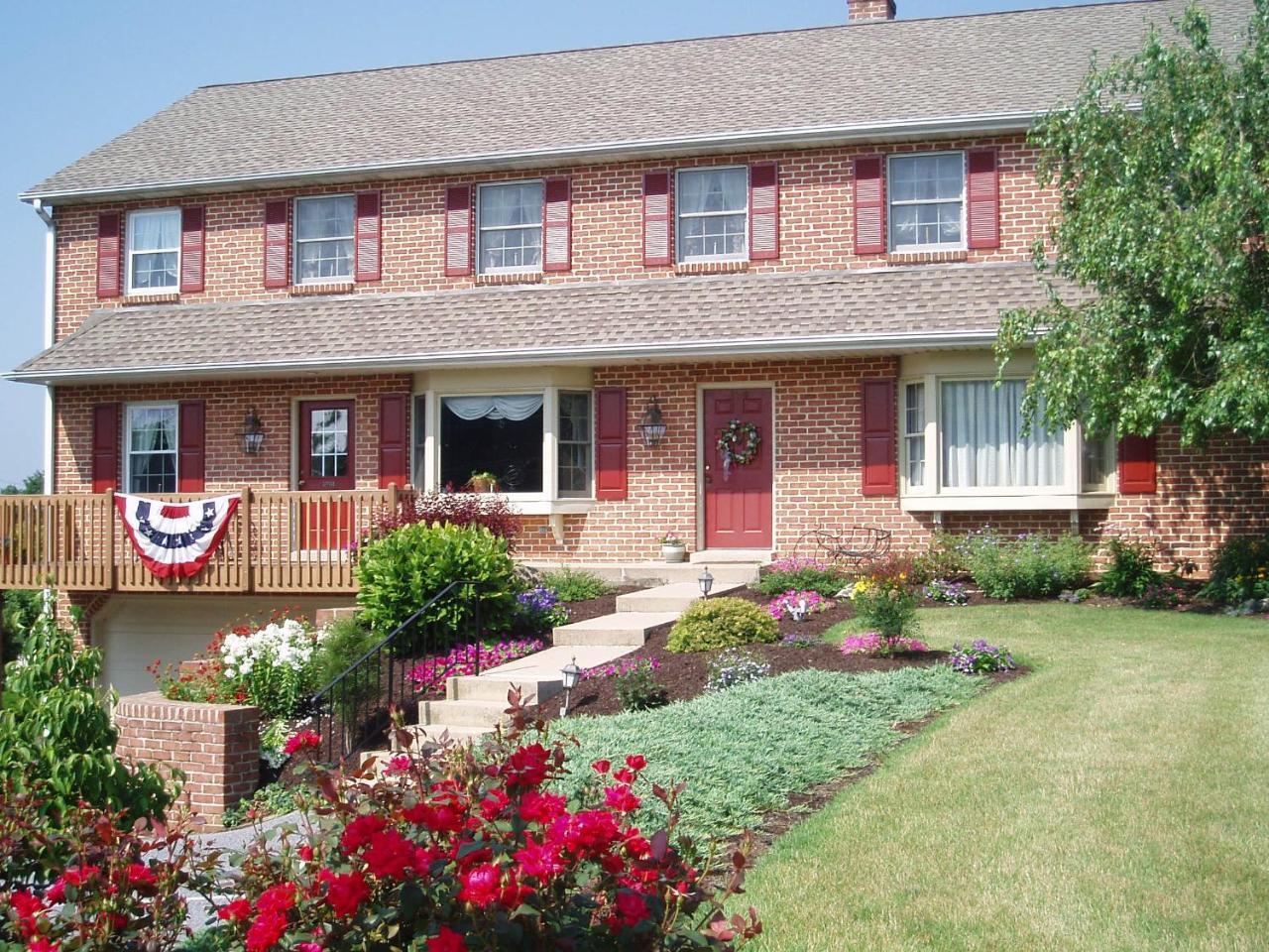 Homestead Lodging Smoketown  Exterior photo